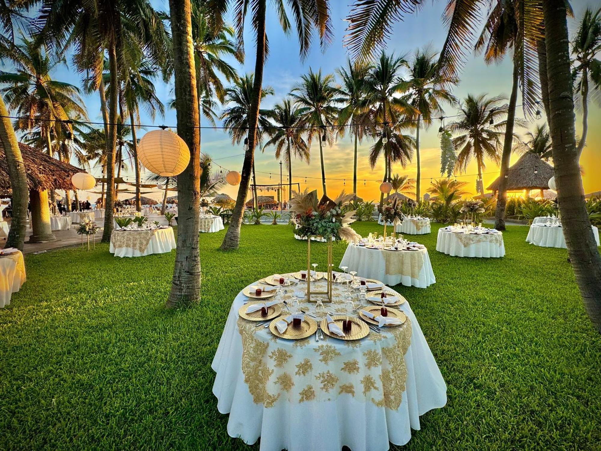Hotel Tesoro Beach San Luis la Herradura Exterior foto