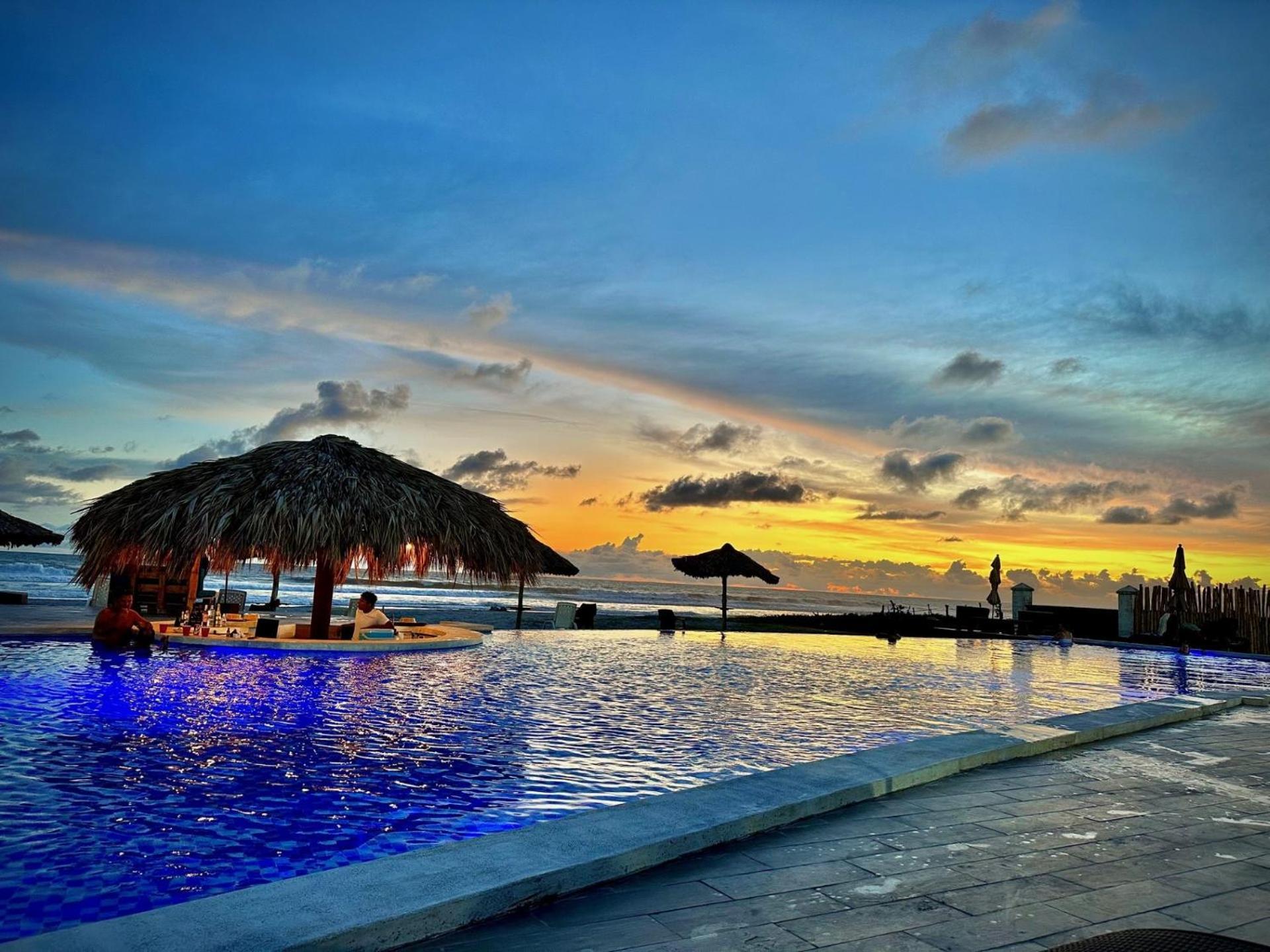 Hotel Tesoro Beach San Luis la Herradura Exterior foto