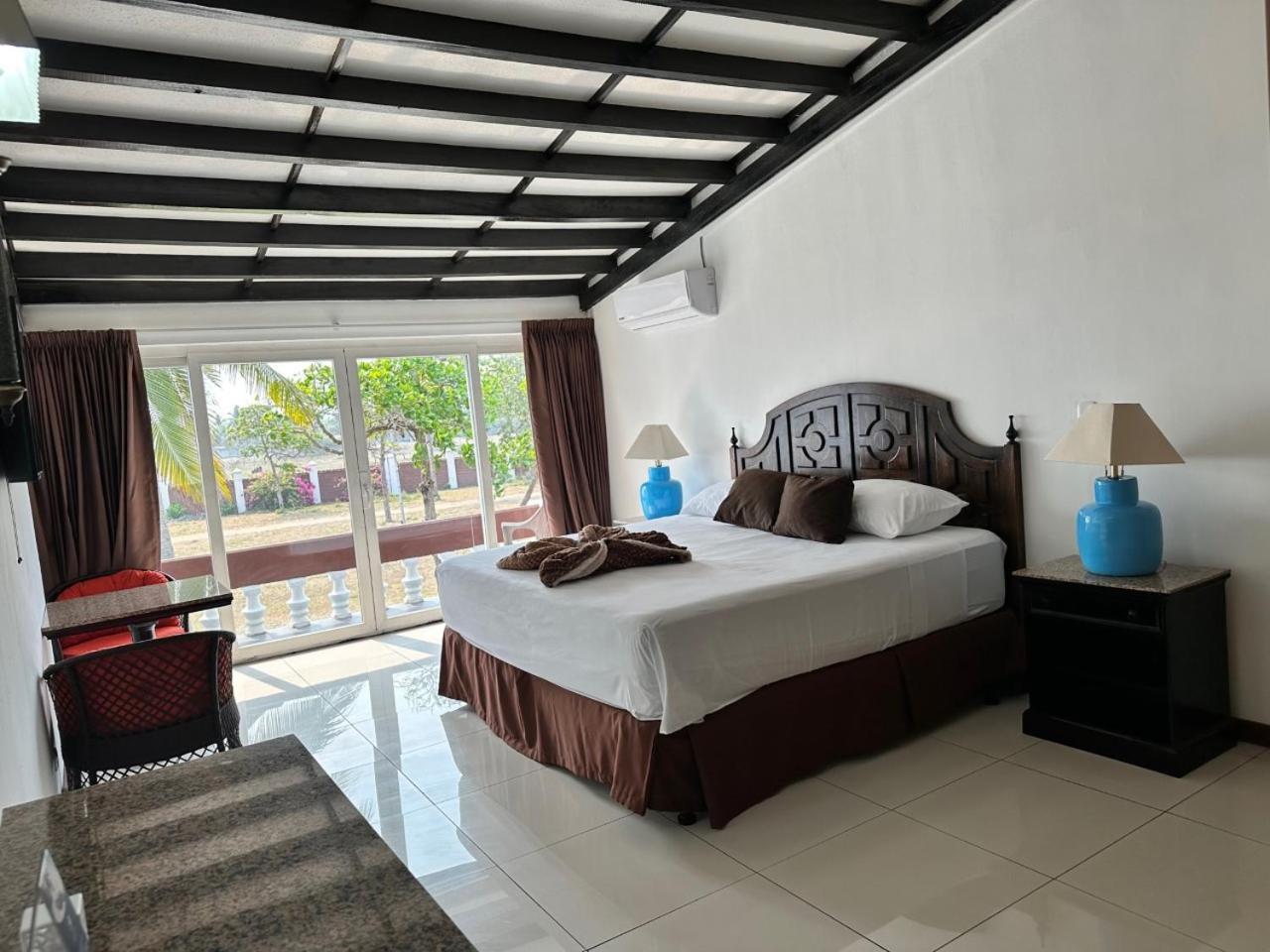 Hotel Tesoro Beach San Luis la Herradura Exterior foto